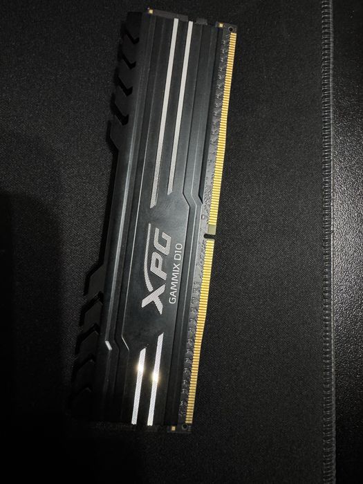 Placuta RAM DDR4 2400mhz XPG 8GB