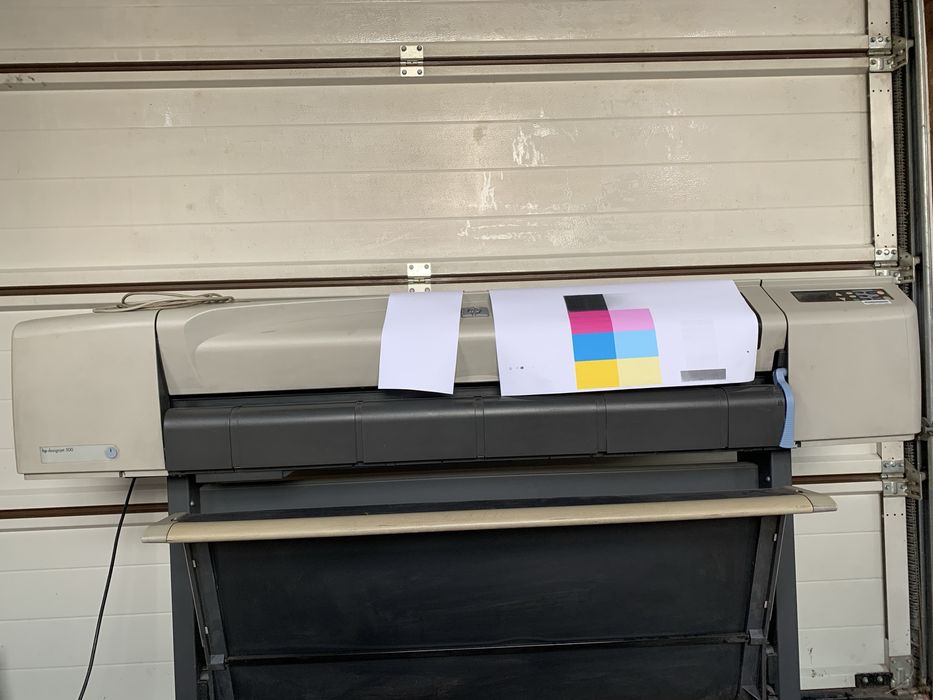 Vând HP DesignJet 500 – model C7770B, varianta de 42 inch