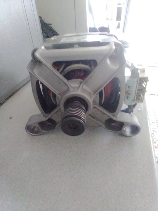 Продам мотор от стиральной автомат в отличном состоянии