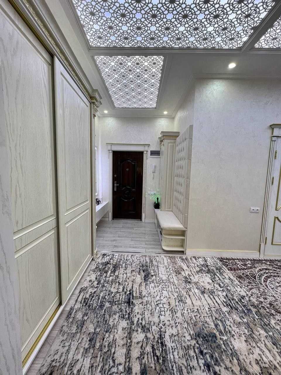 ПРОДАЁТСЯ КВАРТИРА
 Мирзо-Улугбекский район, ор-р Басри Баба