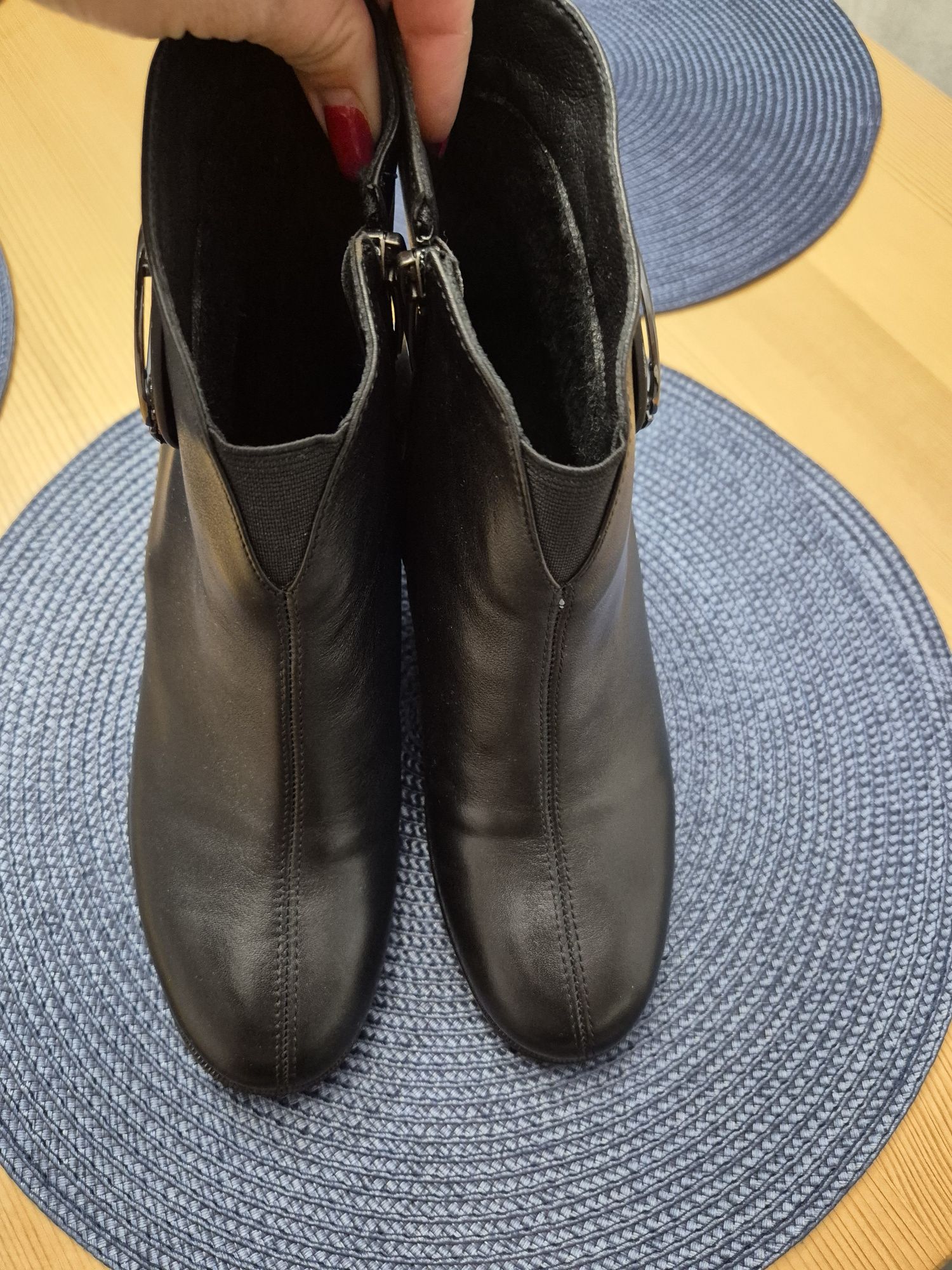 Botine piele toc gros nr 36 noi