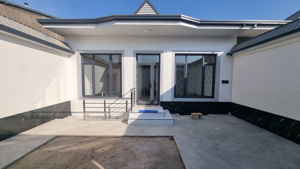 Назарбек катта иттифоқда янги қурилган тайёр уй сотилади.