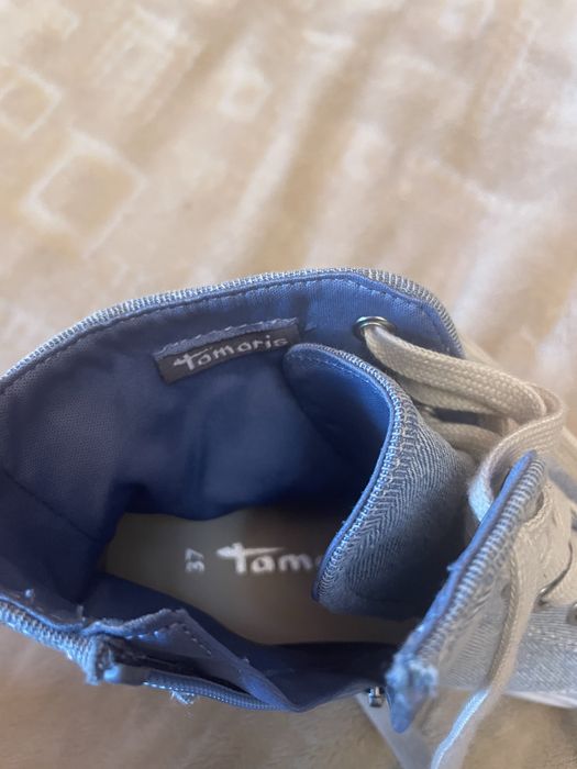 Tenisi Tamaris noi fara eticheta
