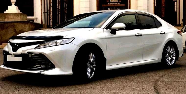 Дефлектор капота Toyota Camry с 2018+