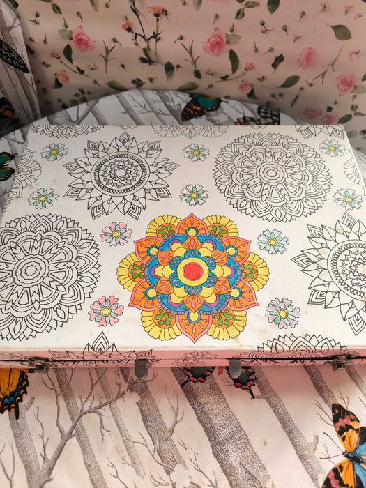 Set de colorat antistres pentru adulți