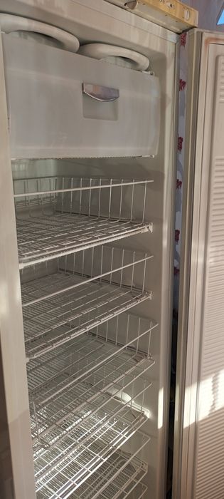 Vând congelator gorenje cu 7 sertare în stare foarte bună!