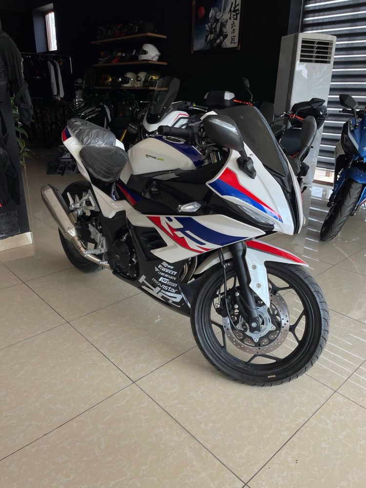 мотоцикл Bonvi Kswsaski Bmw Ducati
