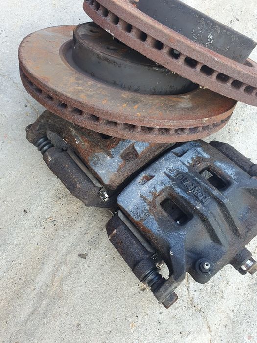 Etrier disc frana față stânga dreapta nissan navara d23 D23 np 300