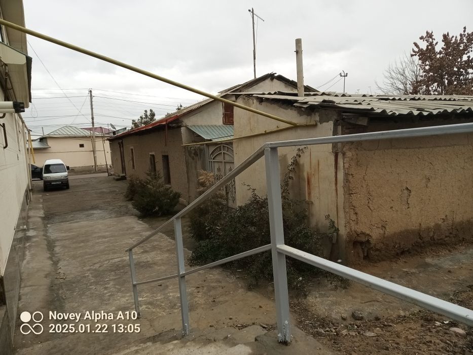 Uy sotiladi olmazor tumani chuqyrsoyda 3.6 sotix