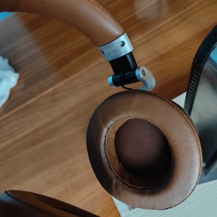 Casti Ashdown Meters OV-1 cu vumetre reale