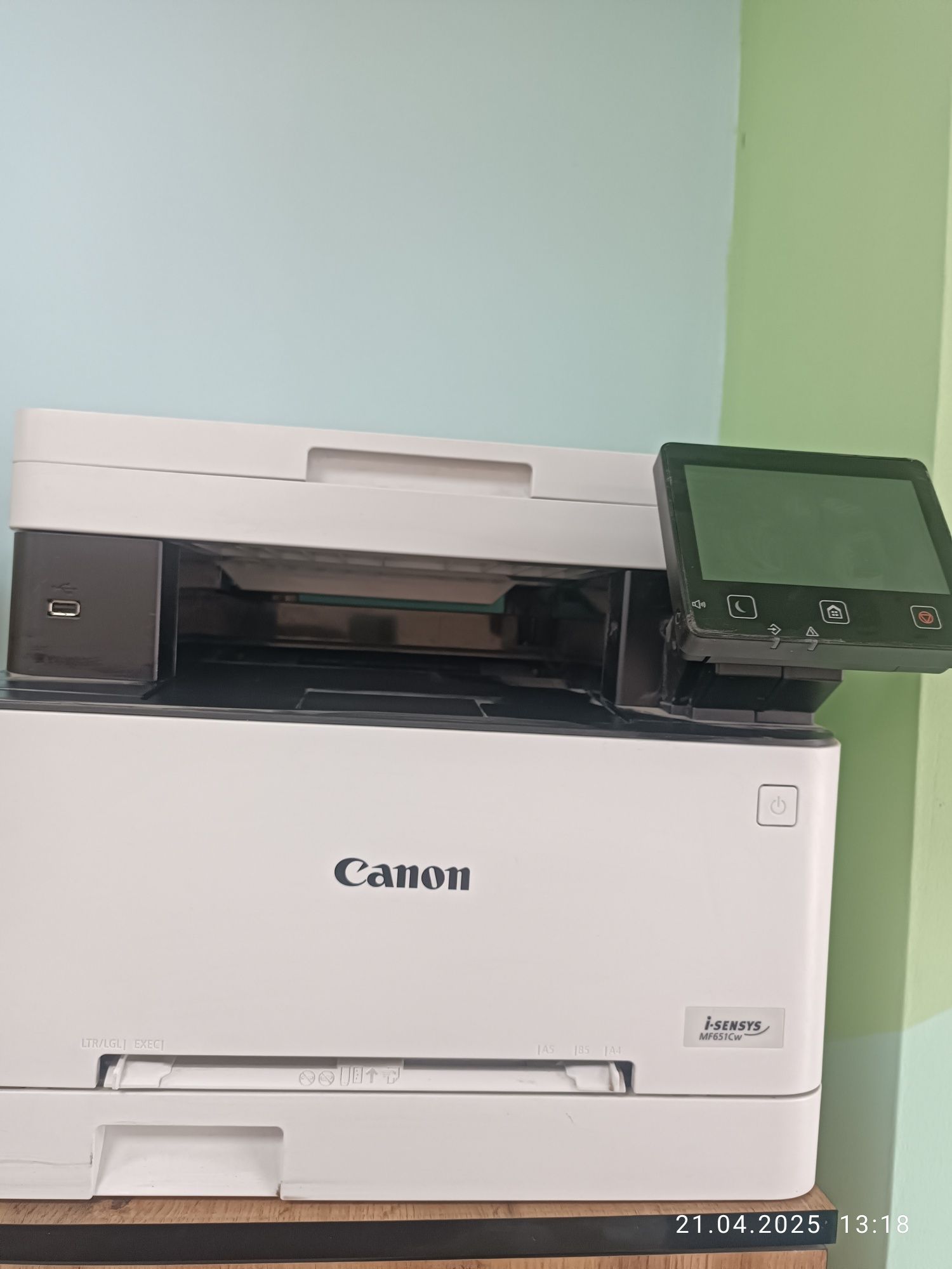 Срочно!!!Продается принтер CANON. I-SENSYS MF651 Cw