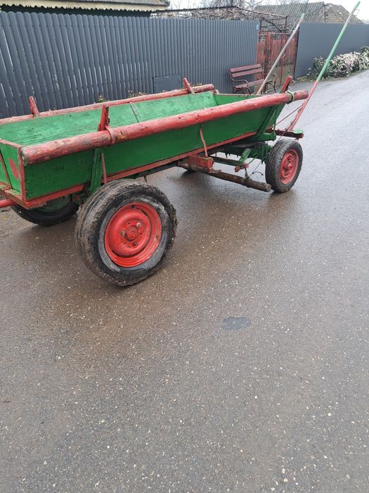 De vânzare căruță si cal