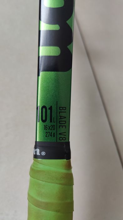 Rachetă Wilson Blade V8 101L 274gr