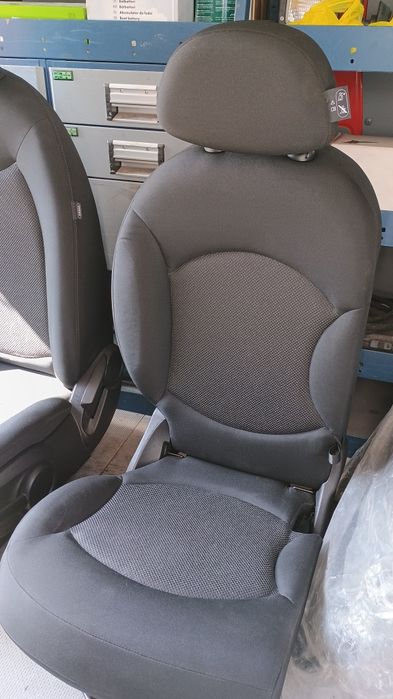 Салон за Мини Купър Кънтримен