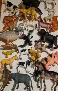 Фигурки животни и динозаври за игра
