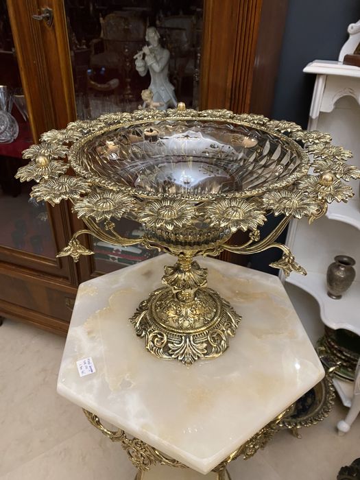 Fructiera cu suport din bronz