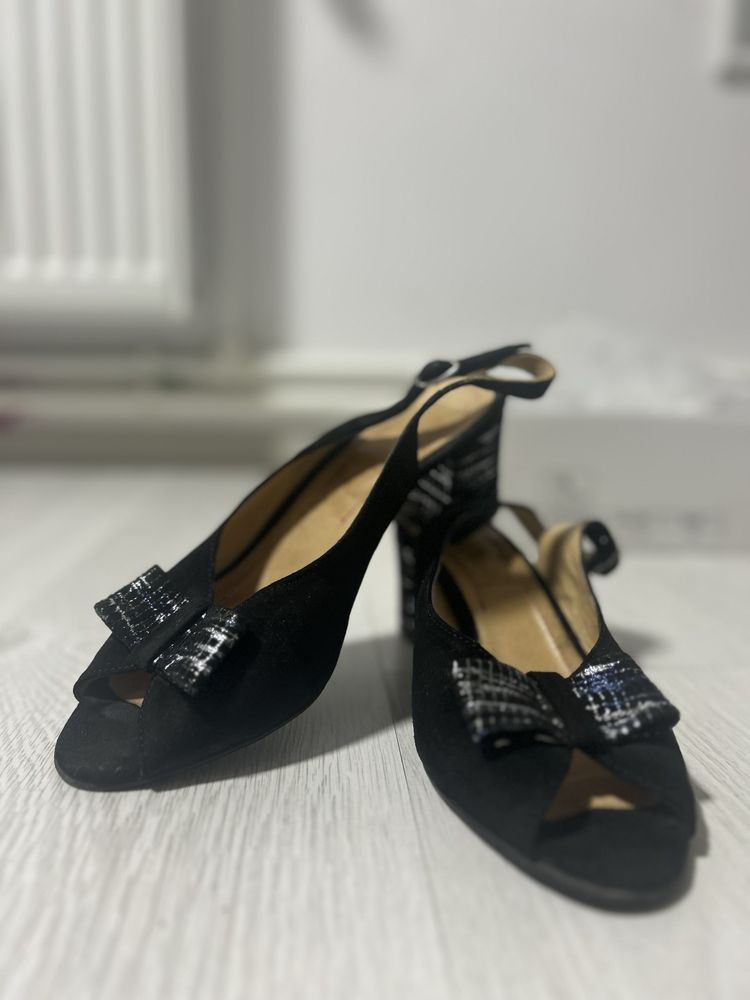 pantofi cu toc mic
