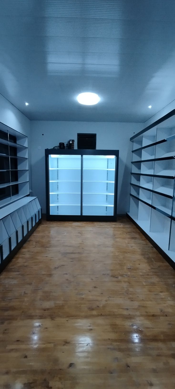 Vitrenniy Xaladelnik