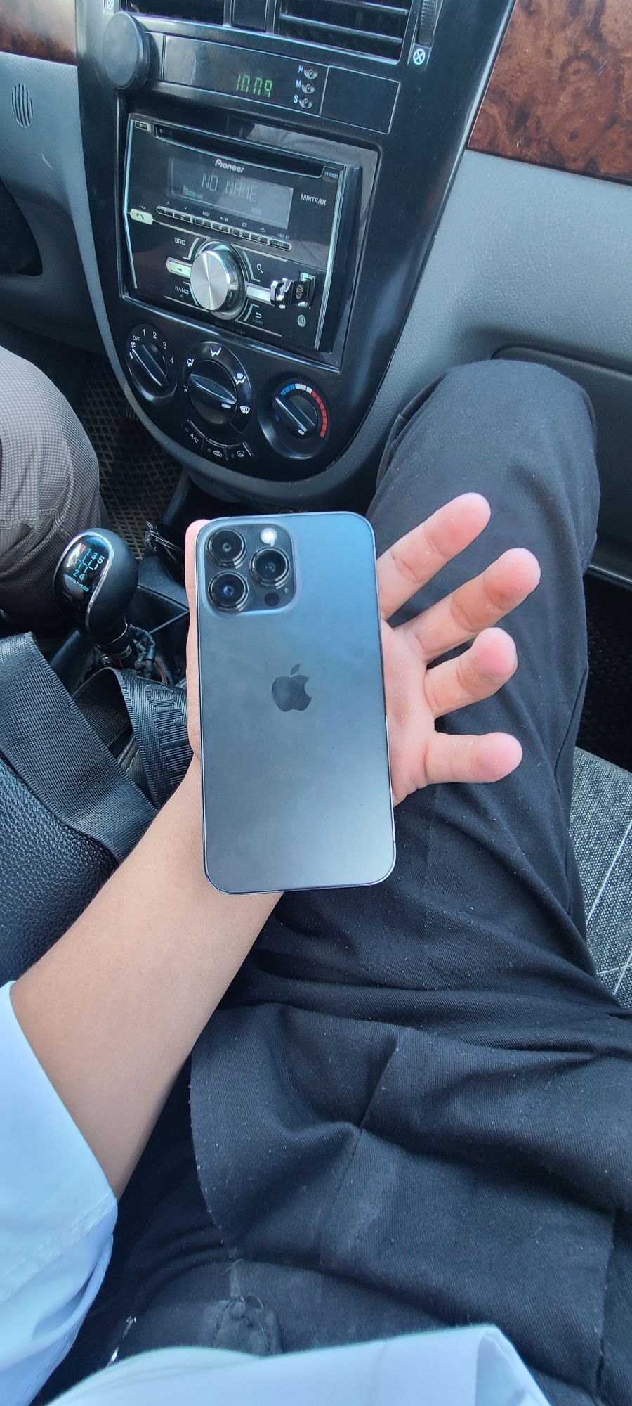 Iphone 13 pro hamma joyi radnoy