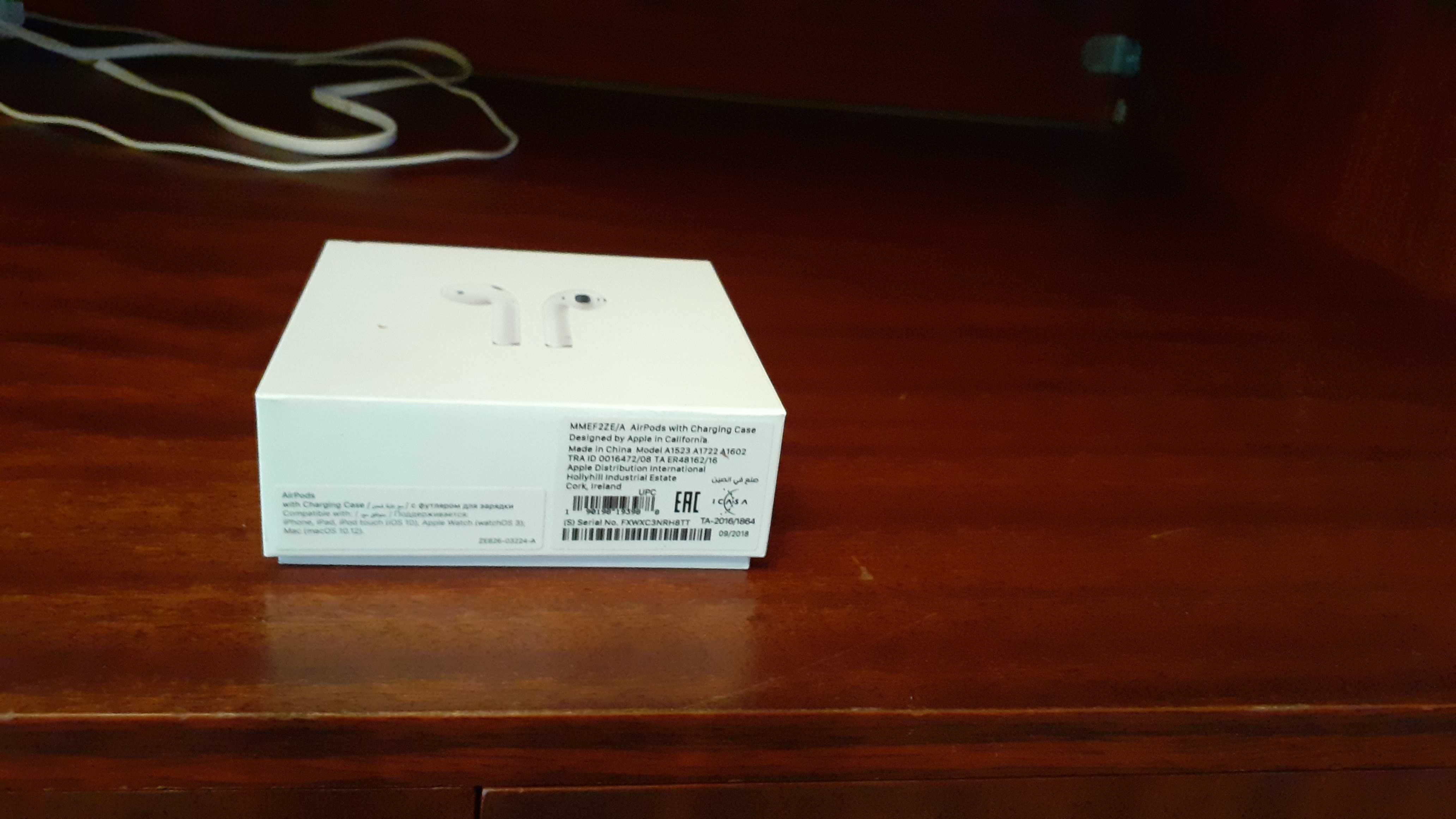 Продам наушники беспроводные Apple AirPods, модель А1523 (оригинал)