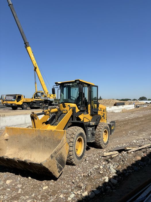 Услуги погрузчика 2 куба