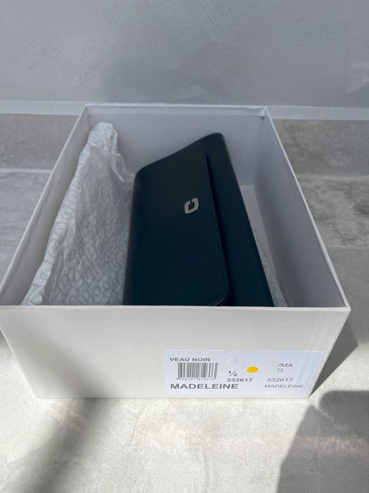 Дизайнерска чанта от естествена кожа на френския беанд Carel