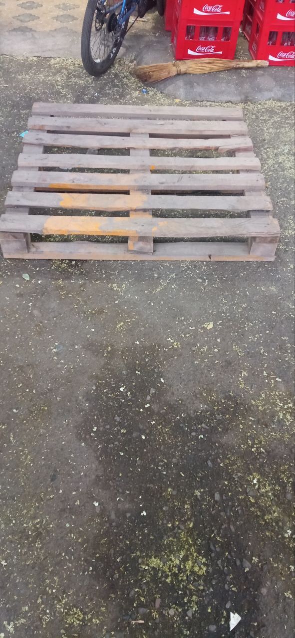 Холодильник срочно продается б/у