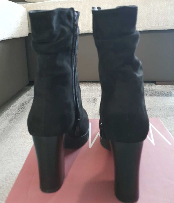 Дамски боти велур на дебел ток 37 номер