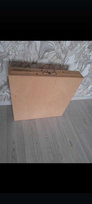 Стол, печь, прихожая