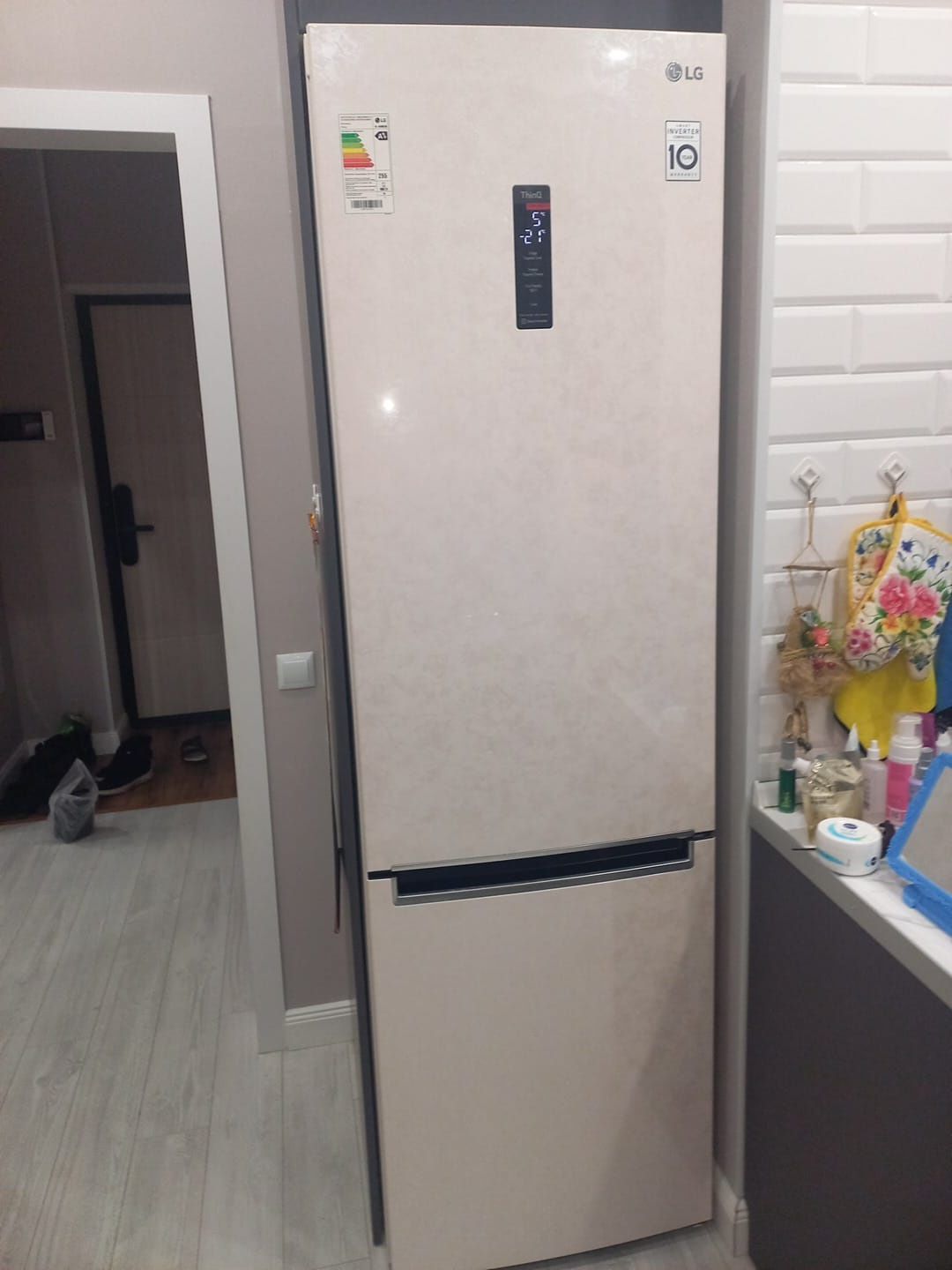 Продам холодильник  бу 2 года в эксплуатации