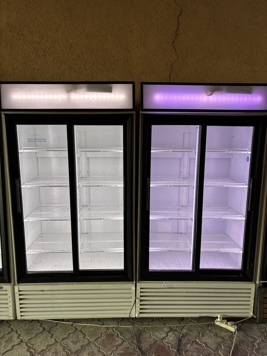 Холодильник стеклянный