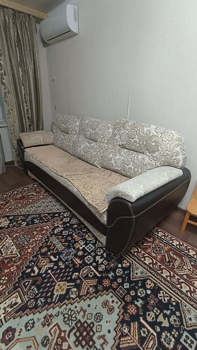 Мягкий уголок .диван два кресла