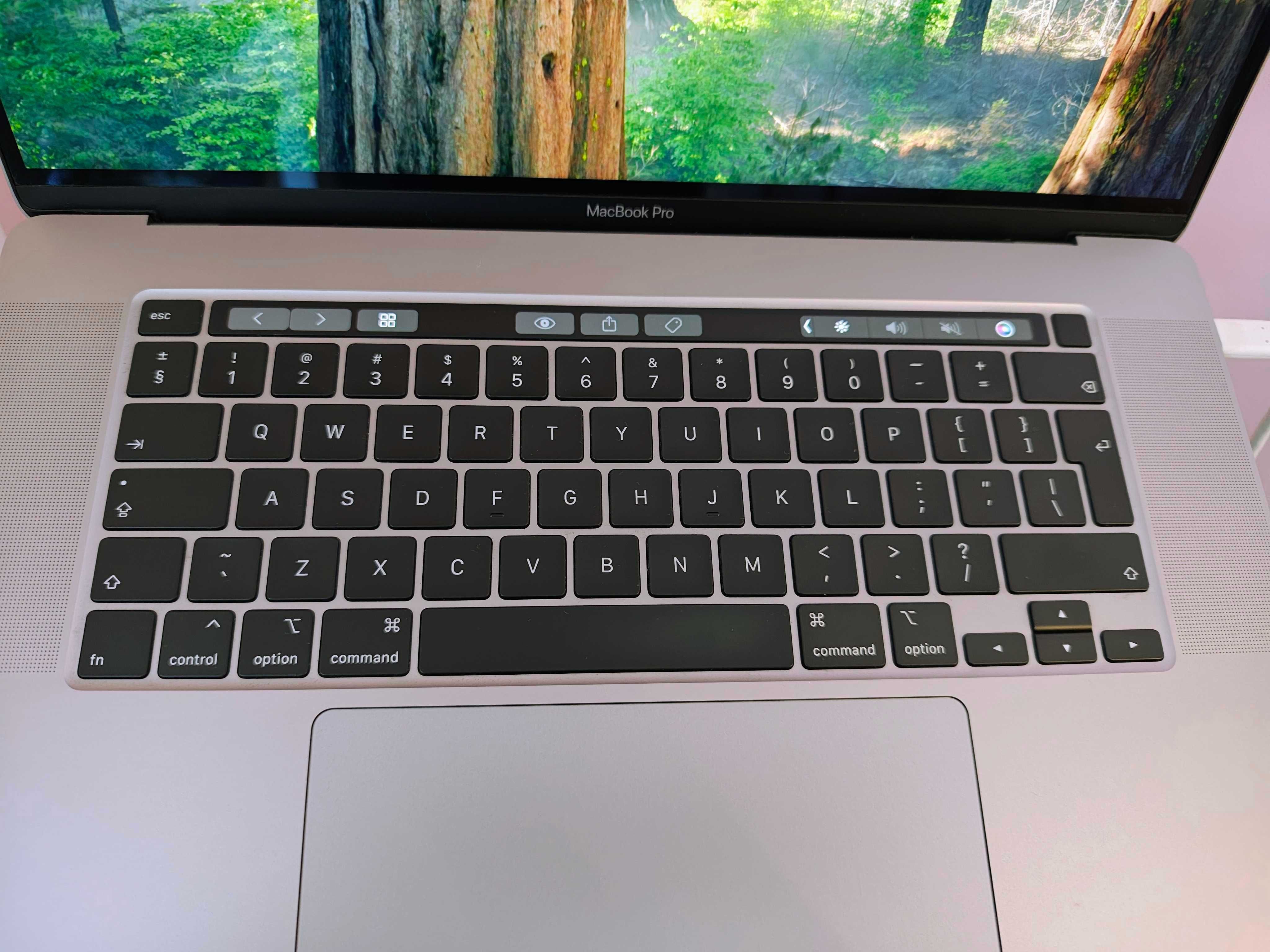 MacBook Pro 16 I9 2,4GHz 32 GB ram 512SSD AMD 5300M 4Gb/UHD 630 1.5Gb