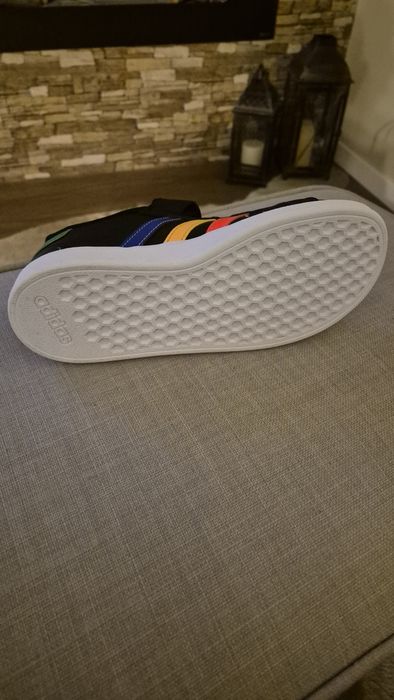 Кецове/маратонки Adidas нови