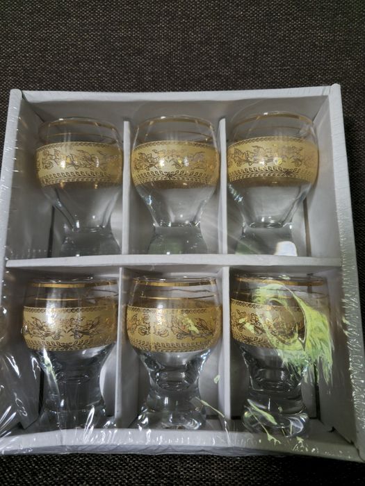 Новые стеклянные бокалы