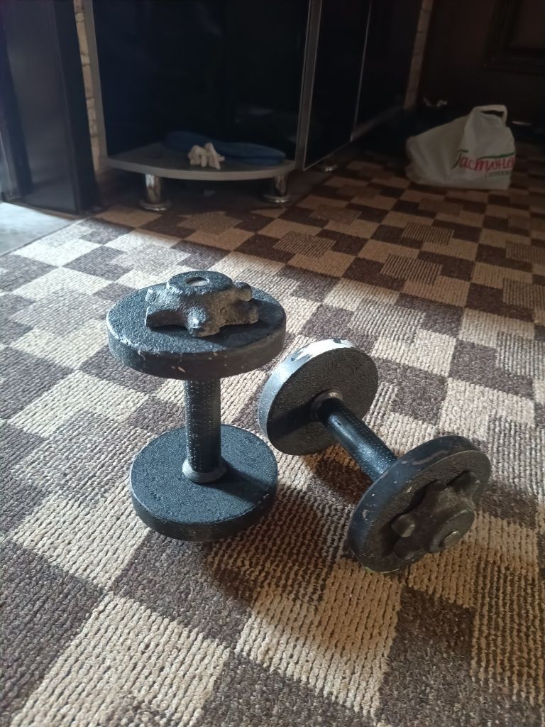 Uy sharoitida mashq qilish uchun - 2 ta 4 kg lik Gantel sotiladi!