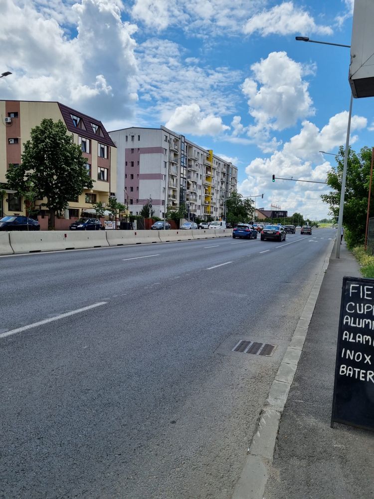 Centru de colectare fier vechi.