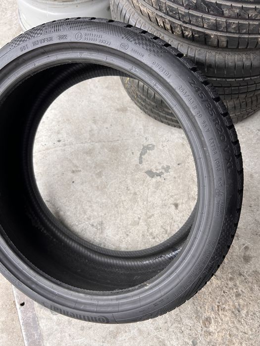 2 anvelope iarna 245/35/20 , Continental , DOT 2022 , 7 mm