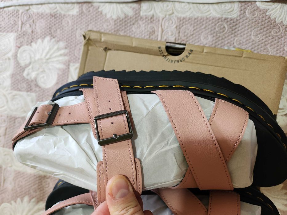 Vand sandale Dr Martens