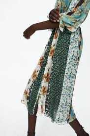 Rochie midi imprimata (crapatura pe picior) Zara