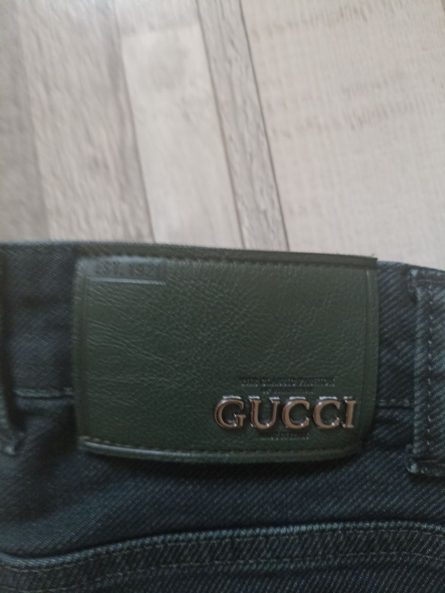 Blugi originali Gucci, mărimea 30, îmbrăcați de 2 ori