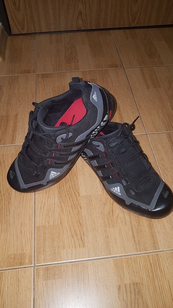 Adidas Swift Traxion 44