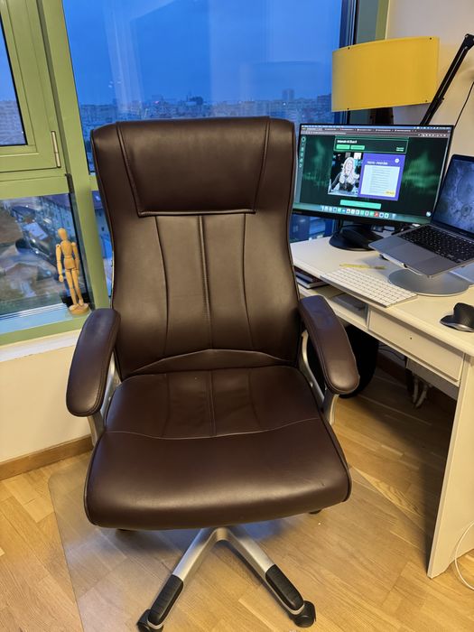 De Vanzare - Scaun Directorial