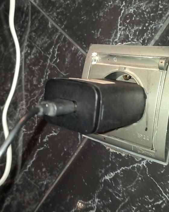 Красива забавна поилка за домашни любимци