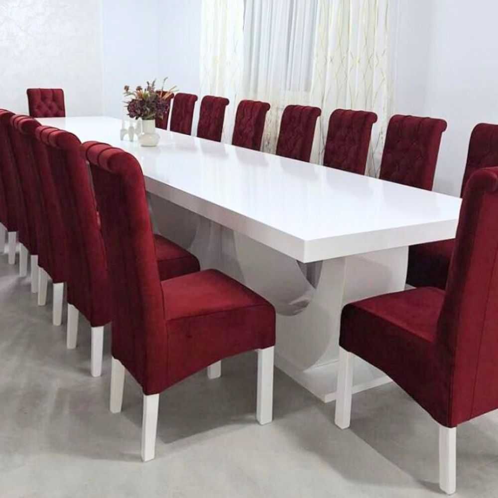 Masă mare living cu 18 scaune catifea bordo la comandă
