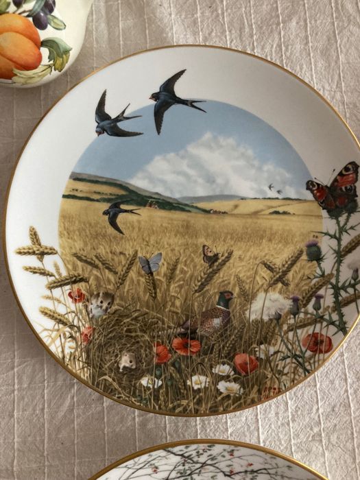 Чинии за основно Royal Worcester Porcelain