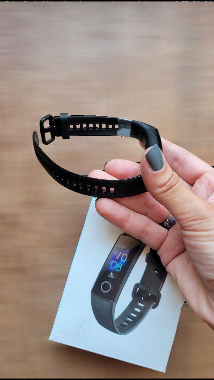 Чисто нов Honor Band 5 – черен цвят, в оригинални фолиа

Продавам чист