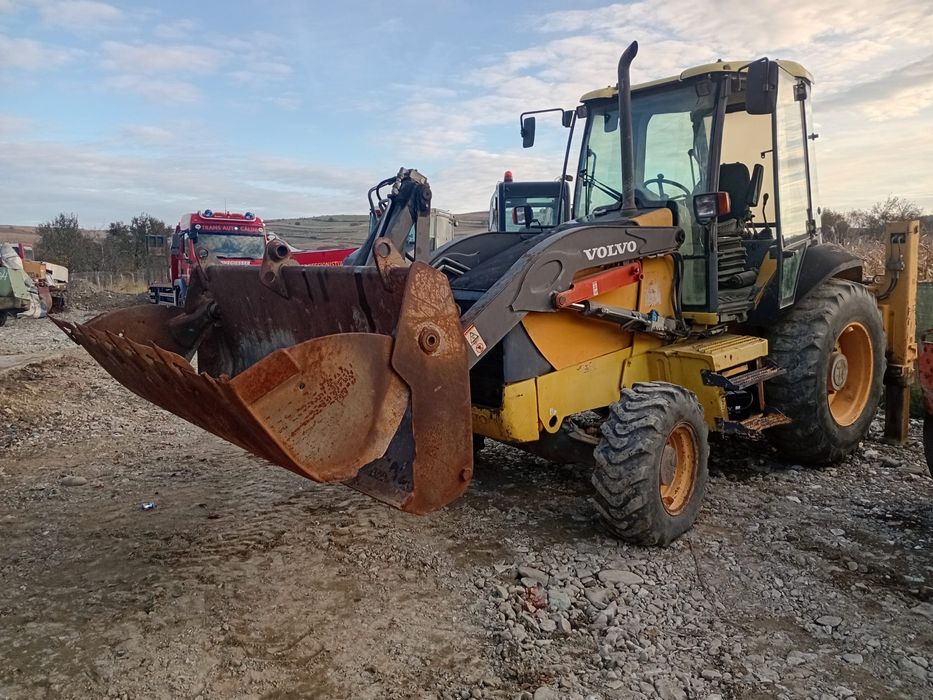 Buldoexcavator VOLVO / accept variante