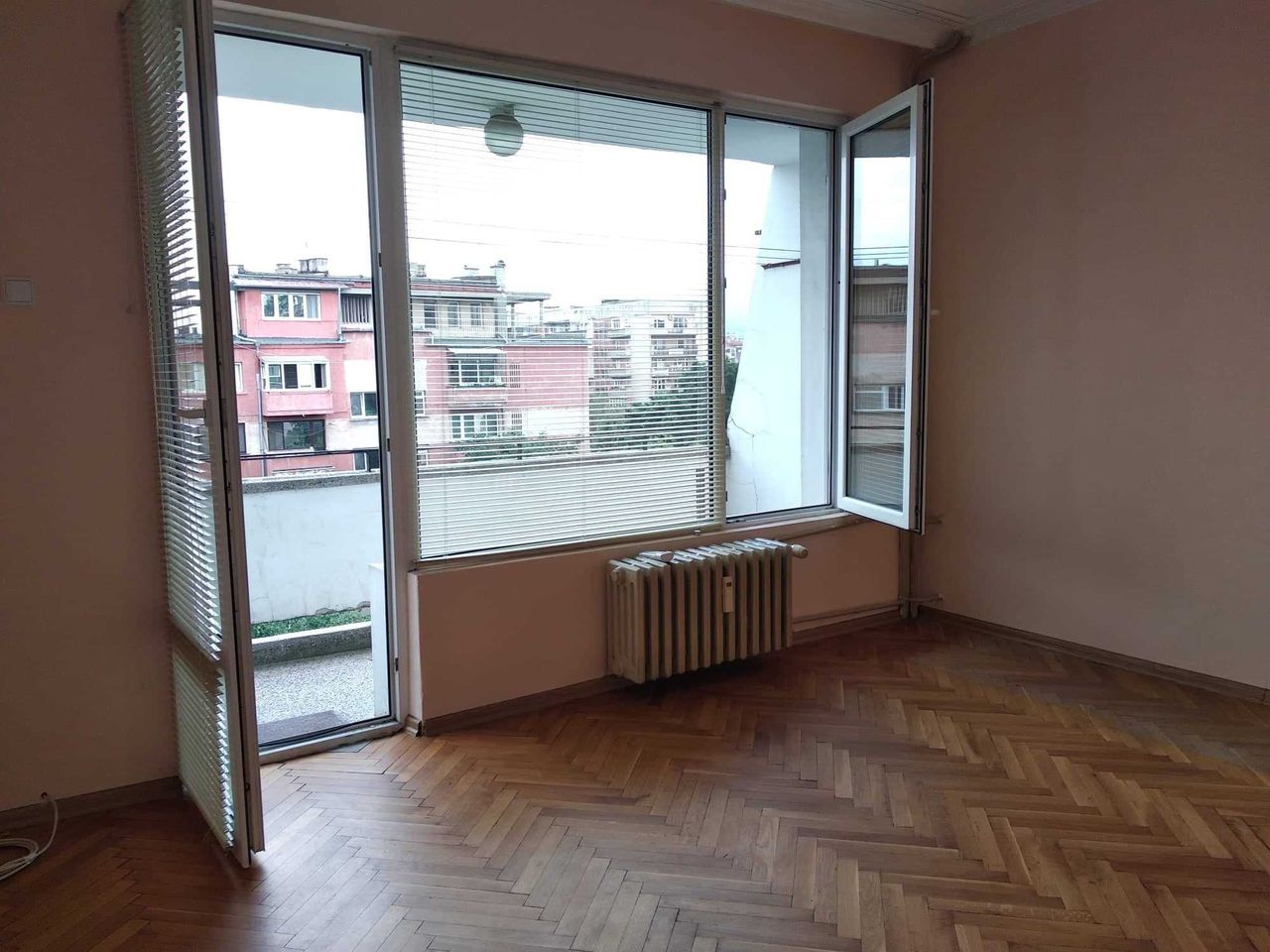 Продава се Едностаен апартамент в София, Красно село - 49 кв.м за 1633 €/кв.м - Снимка #3