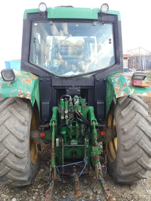 Dezmembrez John Deere 6110